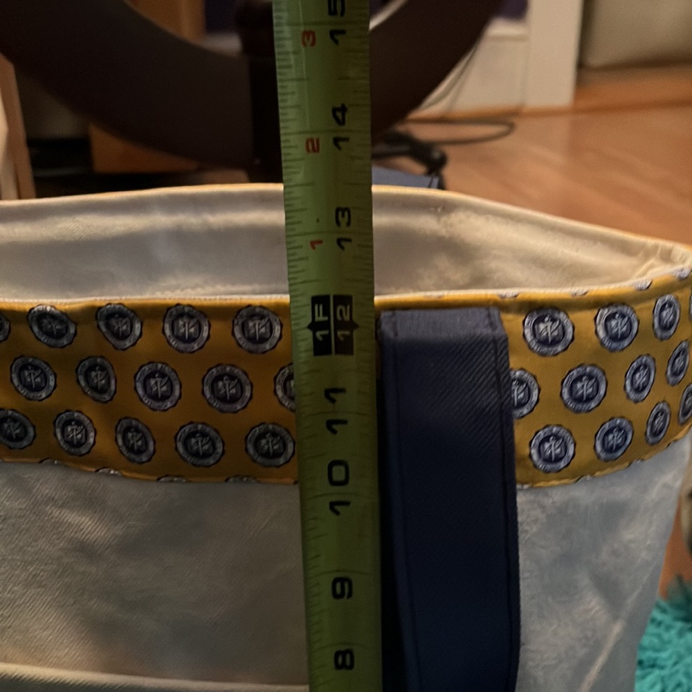Vineyard Vines Custom Collection View 3